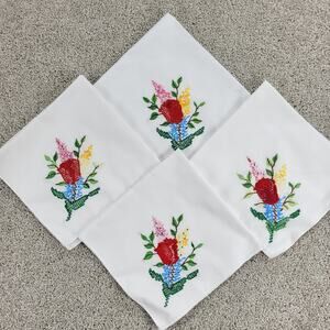 Vintage Napkins 15" White Red Floral Linen Embroidered‎ Needlework 4pcs NEW